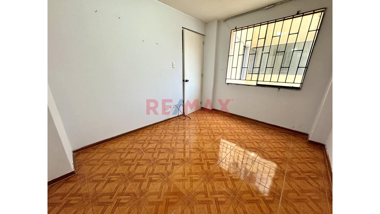 Departamento En Cuarto Piso, Excelente Ubicación, Jesús María — foto 7