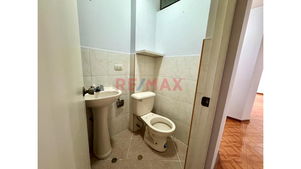 Departamento En Cuarto Piso, Excelente Ubicación, Jesús María — foto 15