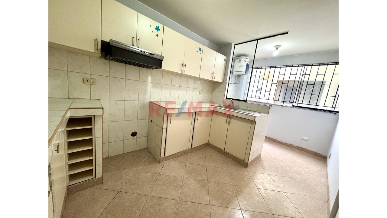Departamento En Cuarto Piso, Excelente Ubicación, Jesús María — foto 3