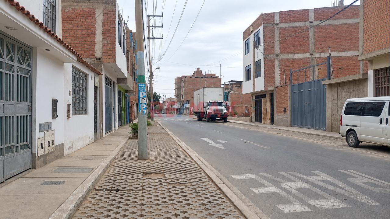 Se Vende Casa Cerca Al Parque Bicentenario Del Peru En Smp - 120M2 — foto 12