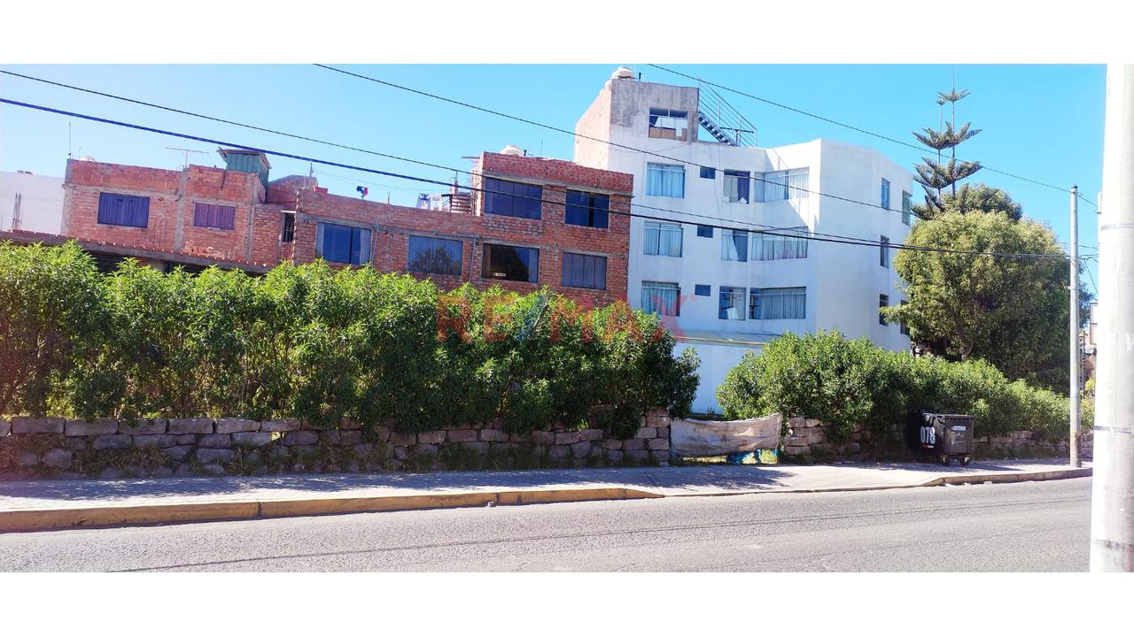 Alquiler De Amplio Terreno Rustico En Avenida , Cerca A Los Toritos De Carmen Alto Cayma - 5