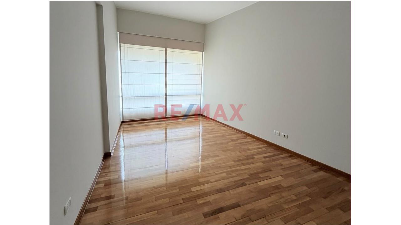 Departamento En Condominio 2Dorm + Aires + Cochera + Dorm Servicio /Cerca Upc Ulima Monterrico Chico — foto 3