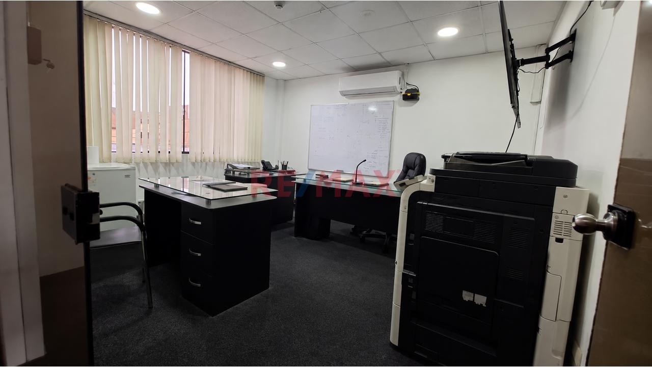 Se Ven Local De 3 Pisos Ideal Para Almacen Y Oficinas Administrativas En San Luis - 240M2 - 15