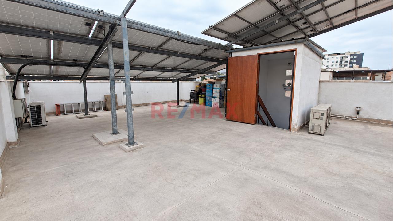 Se Ven Local De 3 Pisos Ideal Para Almacen Y Oficinas Administrativas En San Luis - 240M2 - 20