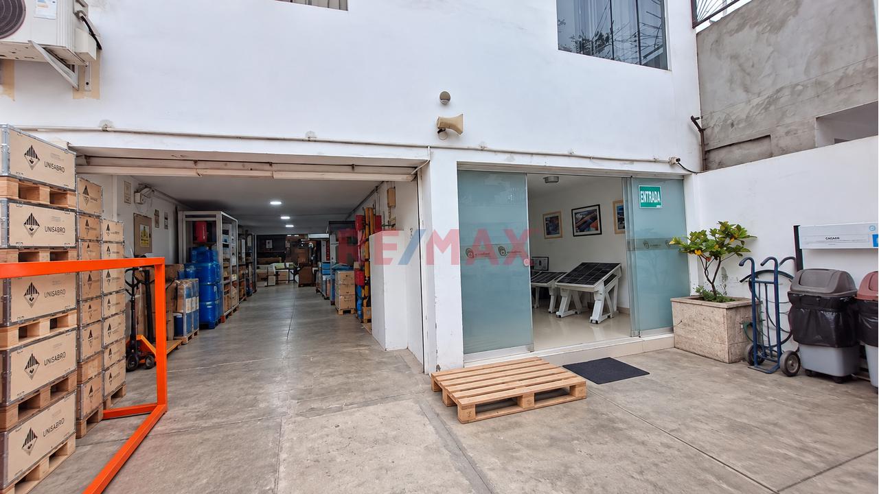 Se Ven Local De 3 Pisos Ideal Para Almacen Y Oficinas Administrativas En San Luis - 240M2 - 3