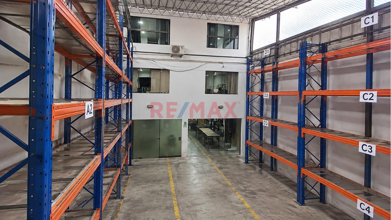Se Ven Local De 3 Pisos Ideal Para Almacen Y Oficinas Administrativas En San Luis - 240M2 - 9
