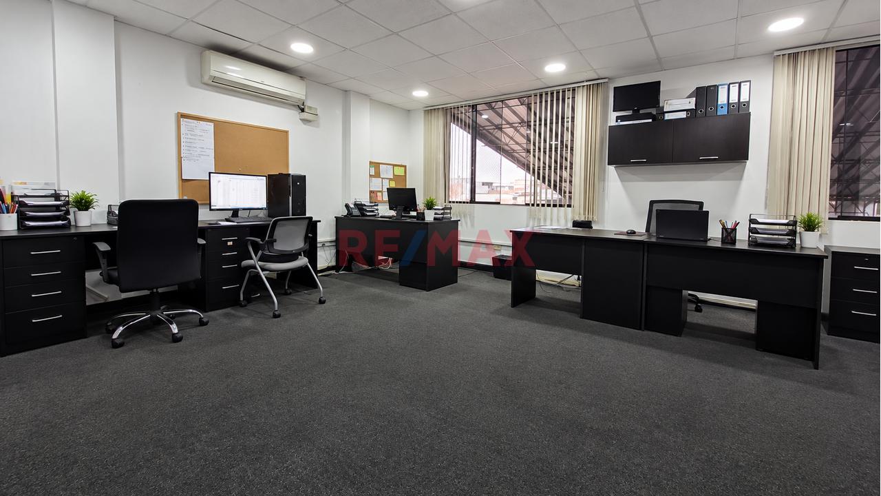 Se Ven Local De 3 Pisos Ideal Para Almacen Y Oficinas Administrativas En San Luis - 240M2 - 16