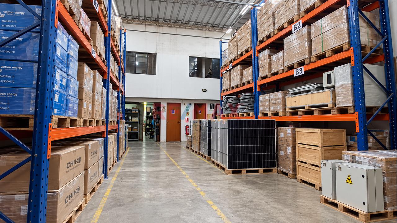 Se Ven Local De 3 Pisos Ideal Para Almacen Y Oficinas Administrativas En San Luis - 240M2 - 7