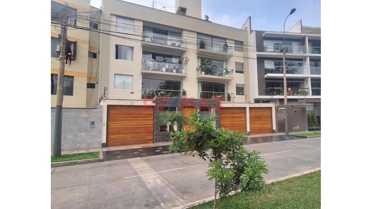 Alquiler De Departamento En San Borja Sur Frente A Parque | 3 Dormitorios | 2 Cocheras - Precio: S/ 3,400 Mensuales — foto 1
