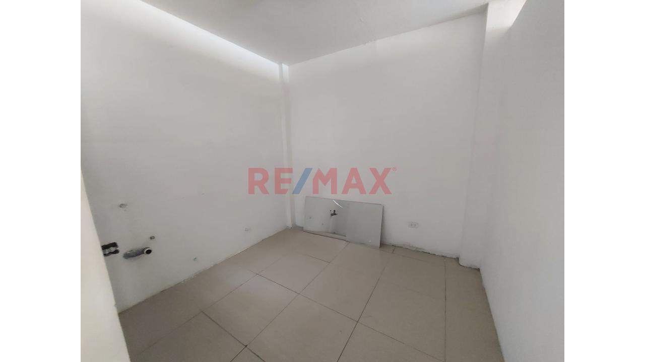 Amplio Local Comercial En Segundo Piso En Alquiler 160 Mt2 — foto 11