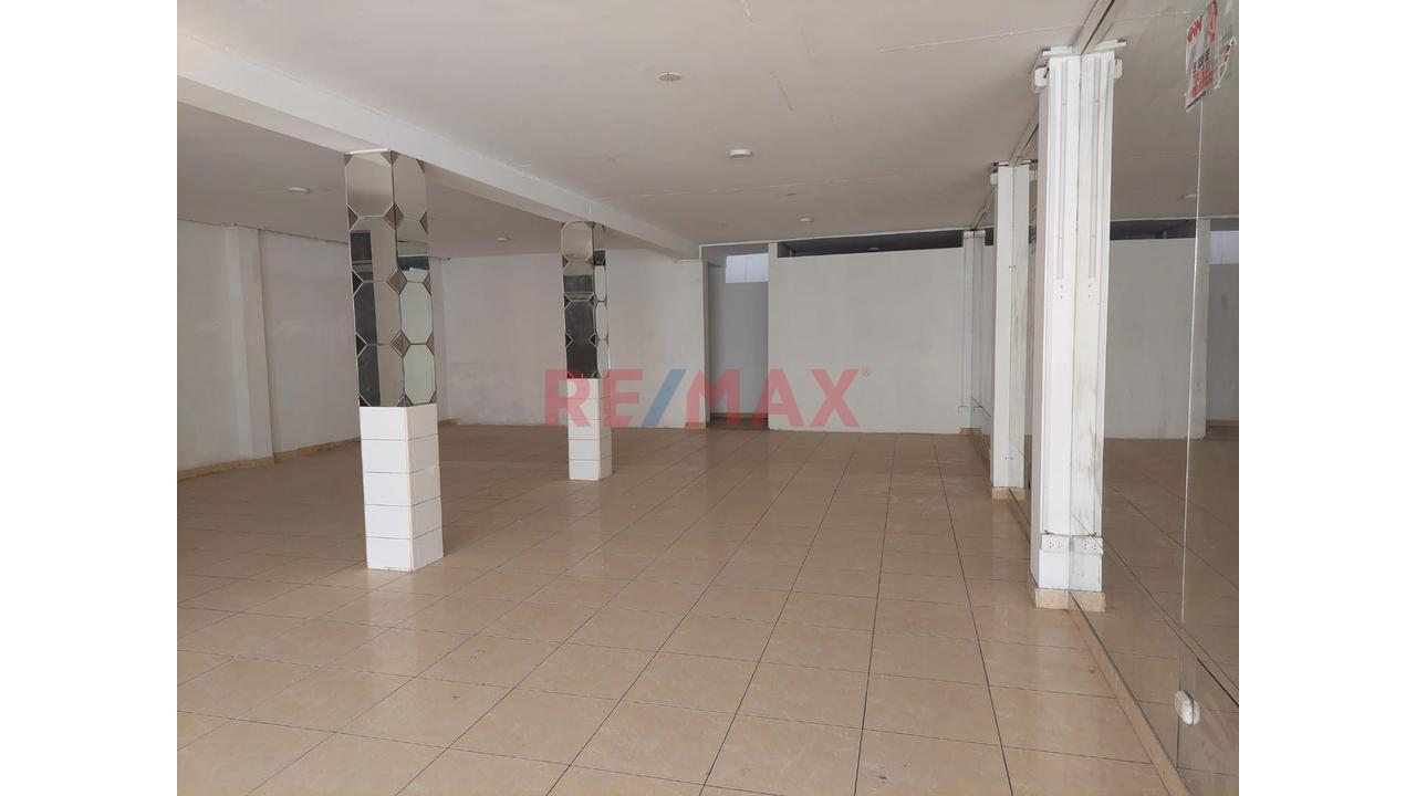 Amplio Local Comercial En Segundo Piso En Alquiler 160 Mt2 — foto 2