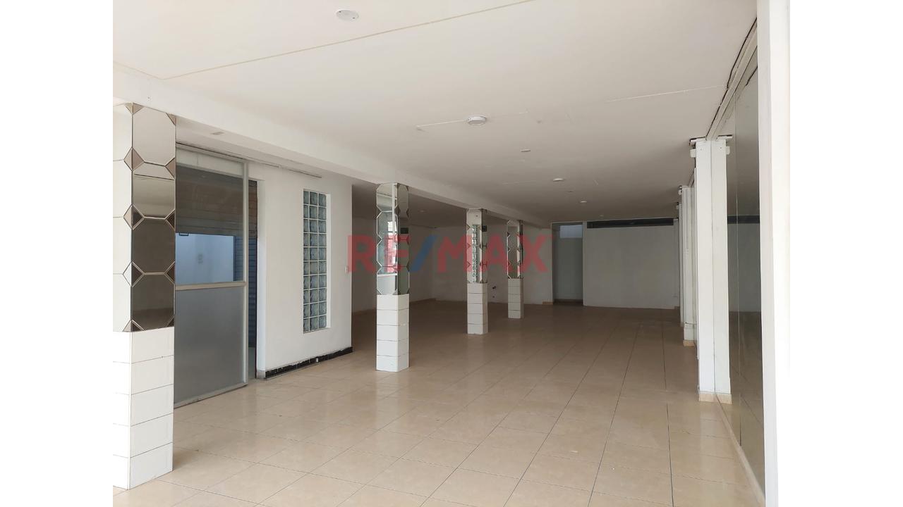 Amplio Local Comercial En Segundo Piso En Alquiler 160 Mt2 — foto 4