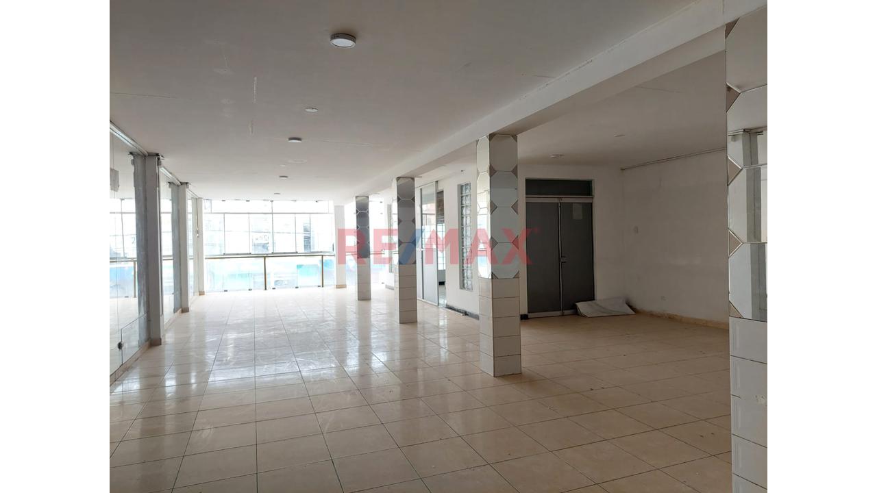 Amplio Local Comercial En Segundo Piso En Alquiler 160 Mt2