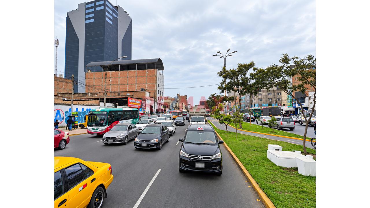 🏗️ ¡Venta Como Terreno Comercial En Av. México – La Victoria! 📍 - 1
