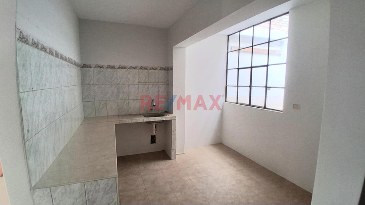 Se Alquila Casa Con Almacen Primer Piso Y Departamento Segundo Piso — foto 11