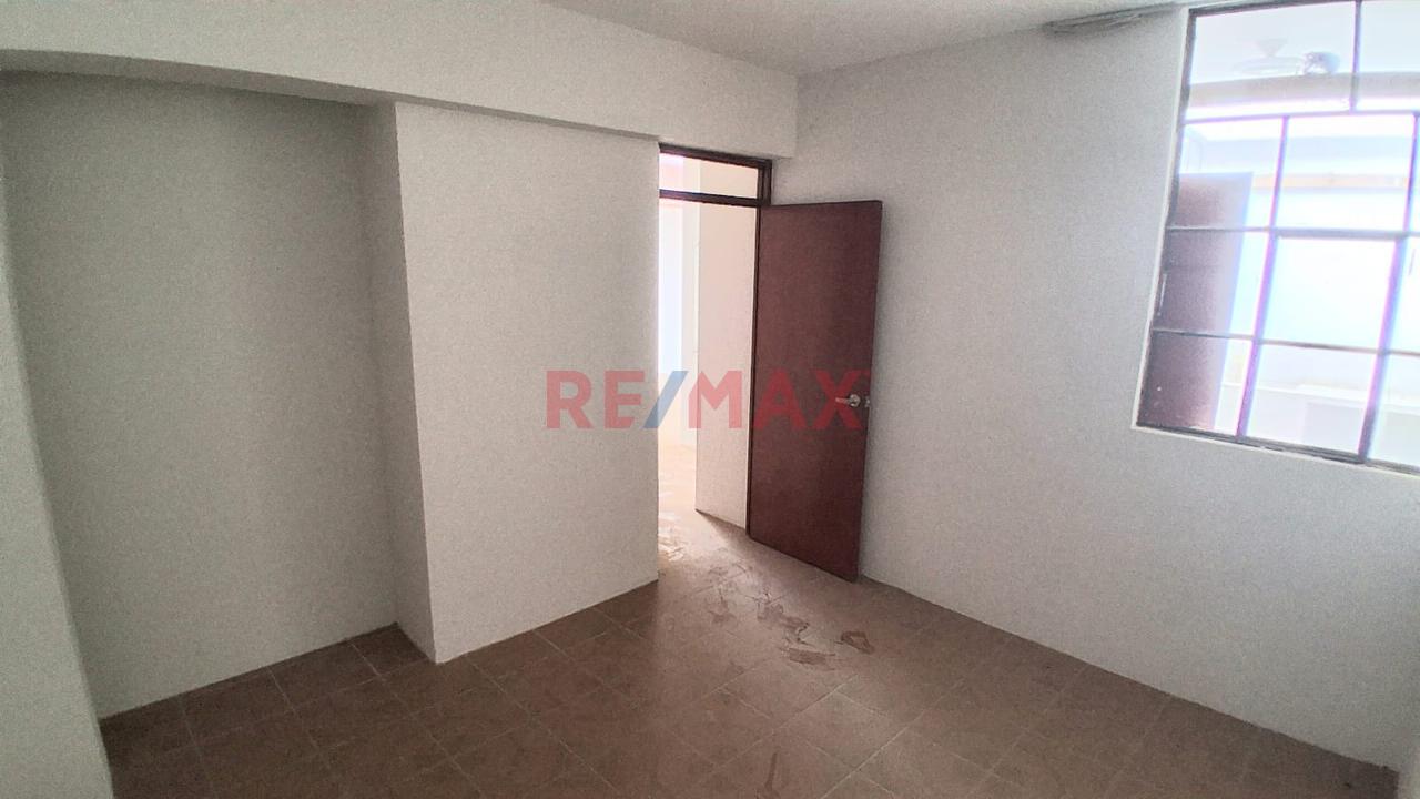 Se Alquila Casa Con Almacen Primer Piso Y Departamento Segundo Piso — foto 13