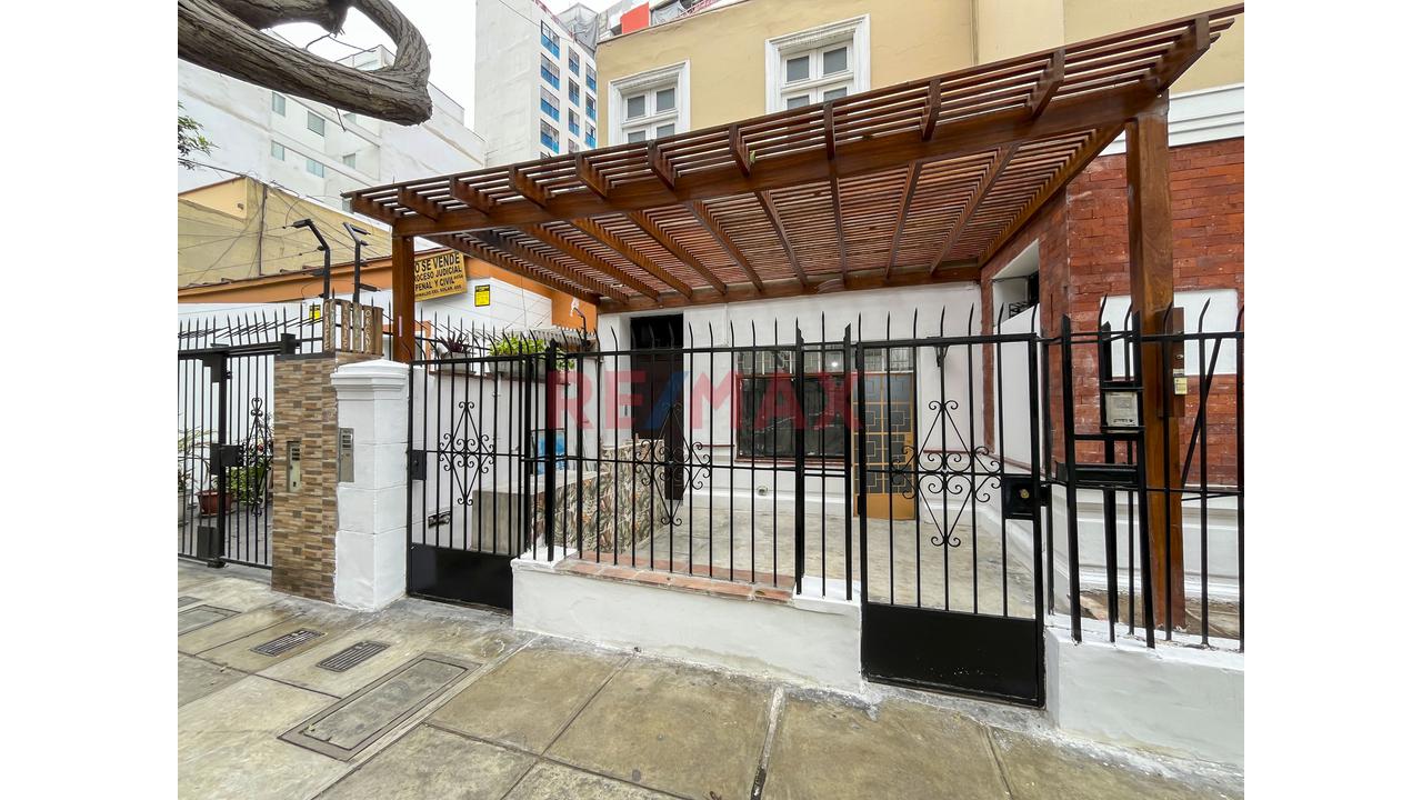 Local Estratégico En Miraflores | Cerca De Av. Benavides Y Vía Expresa - 1