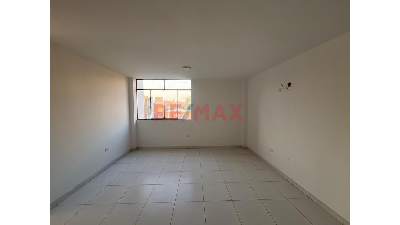 Vendo Dpto. 4To - Urb. Los Alisos - Smp / 2H + 1B Con Balcon — foto 3