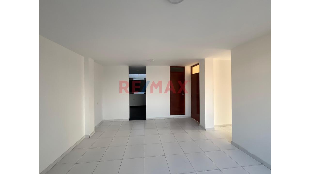 Vendo Dpto. 4To - Urb. Los Alisos - Smp / 2H + 1B Con Balcon — foto 4