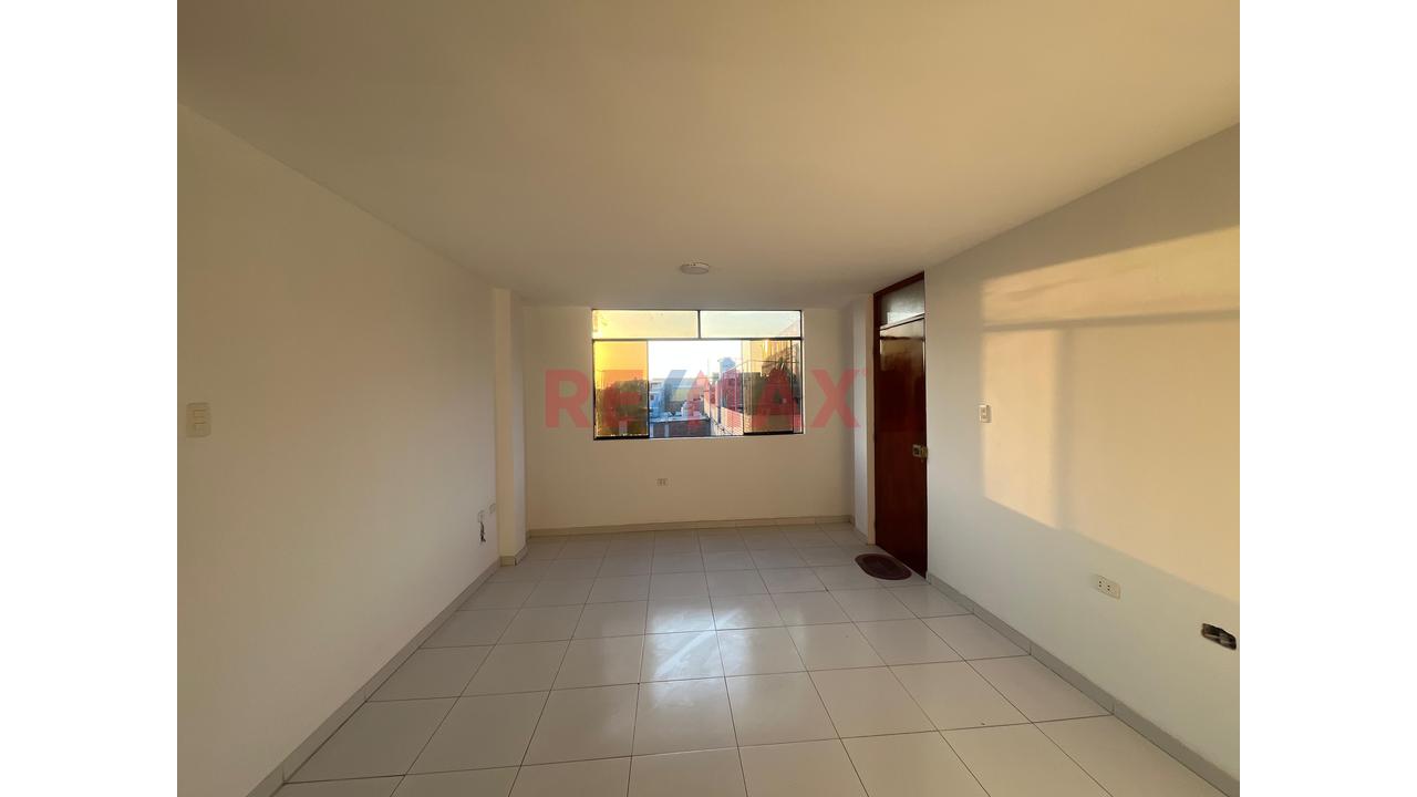 Vendo Dpto. 4To - Urb. Los Alisos - Smp / 2H + 1B Sin Balcon — foto 4