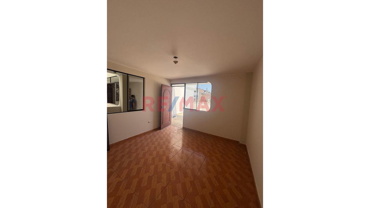 ¡Alquila Un Departamento Con Terraza Propia En La Av Imperial! - 1