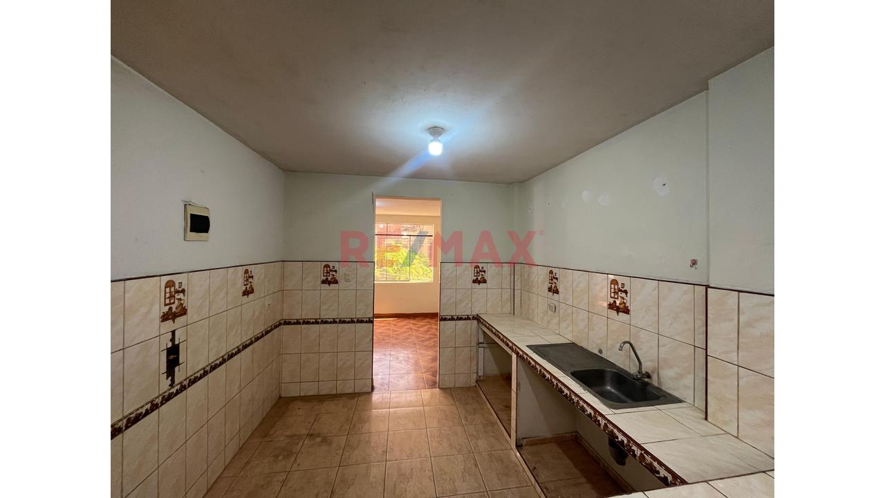 Vendo Dpto. 2Do - 124.40M2 Urb. Los Alisos - Smp / 4H + 2B - 8