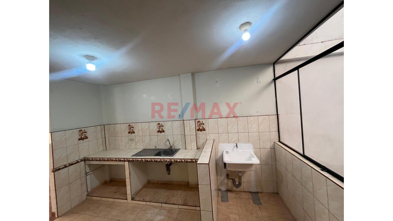 Vendo Dpto. 2Do - 124.40M2 Urb. Los Alisos - Smp / 4H + 2B - 9