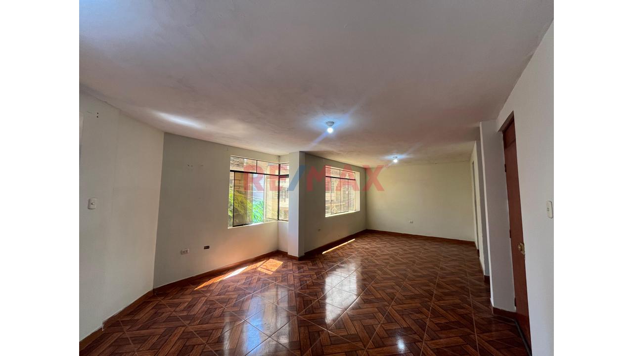 Vendo Dpto. 2Do - 124.40M2 Urb. Los Alisos - Smp / 4H + 2B - 6