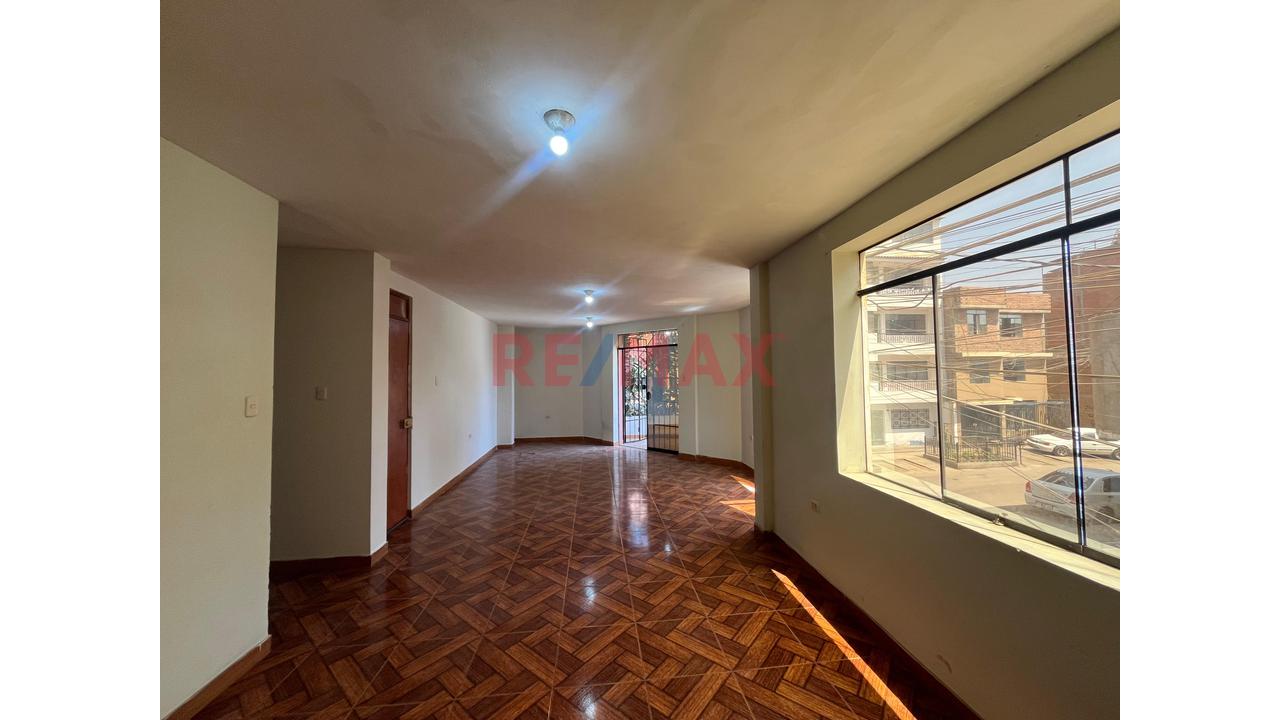 Vendo Dpto. 2Do - 124.40M2 Urb. Los Alisos - Smp / 4H + 2B - 3