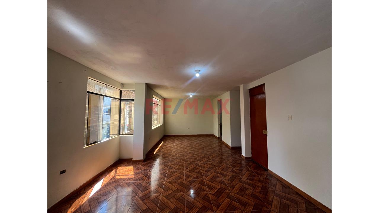 Vendo Dpto. 2Do - 124.40M2 Urb. Los Alisos - Smp / 4H + 2B - 4