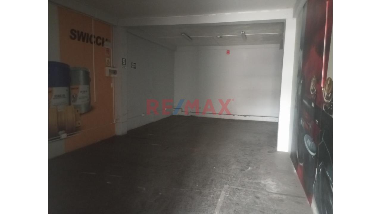 Local De Alto Tránsito, En La Zona Más Comercial De San Luis - 2