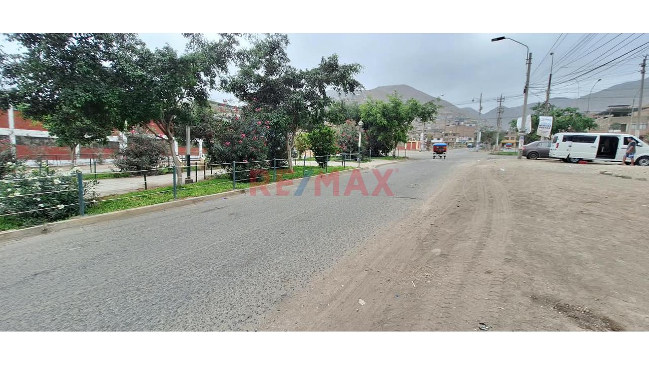 Ocasión Casa En Venta En Huascar — foto 5