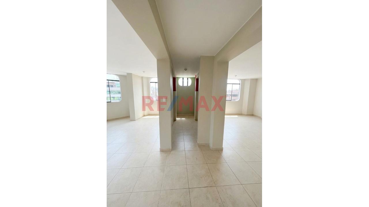 🏢 ¡Alquiler De Amplio Espacio Comercial De 175 M² En Esquina! - 6
