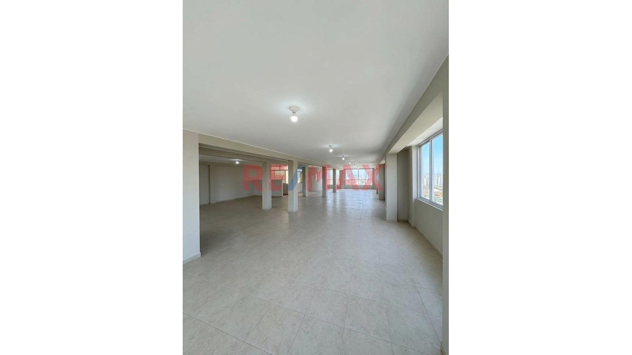 🏢 ¡Alquiler De Amplio Espacio Comercial De 175 M² En Esquina! - 3