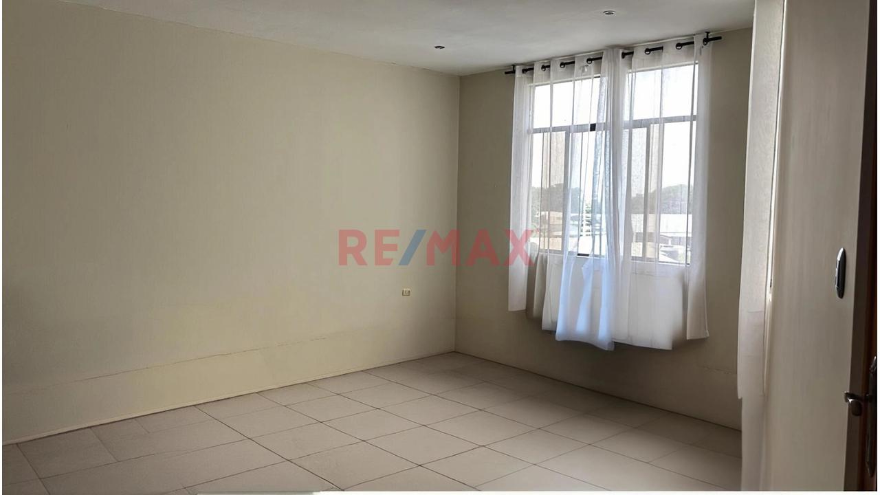 Vendo Lindo Departamento En Urb. Country Club Av. Fortunato Chirichigno Piura — foto 8