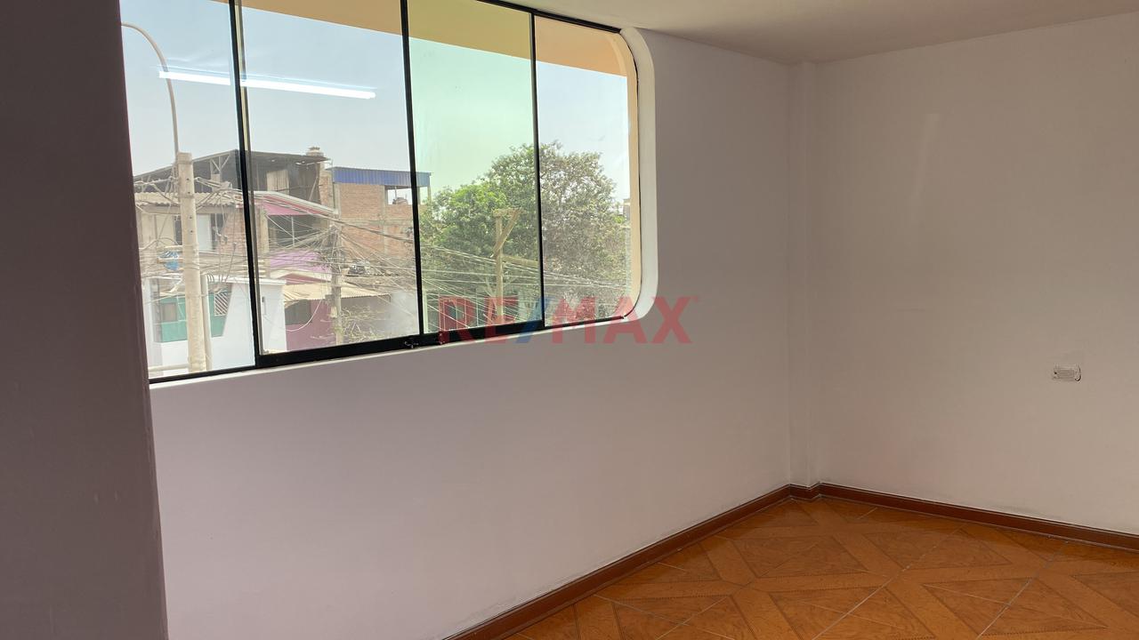 Alquiler De Amplio Local Comercial En Esquina – Villa María Del Triunfo - 13