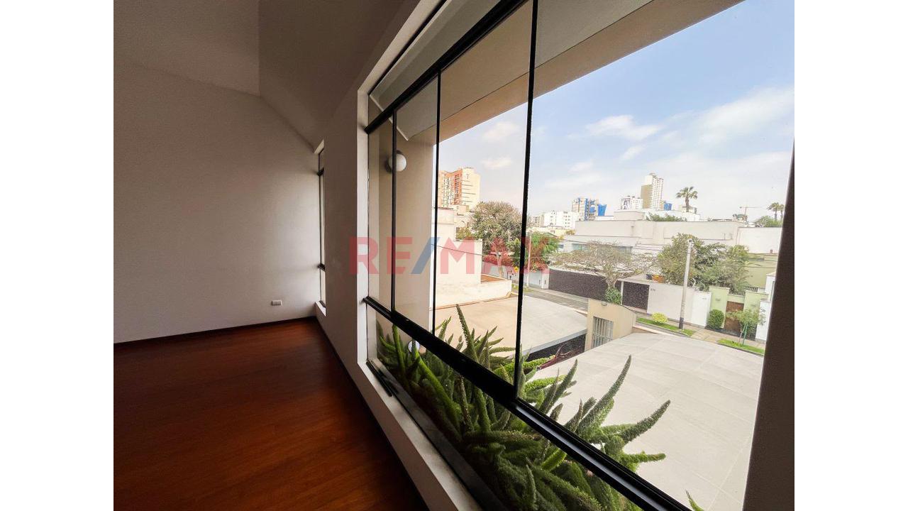 Venta Departamento En Miraflores S/ 901,800 - 18