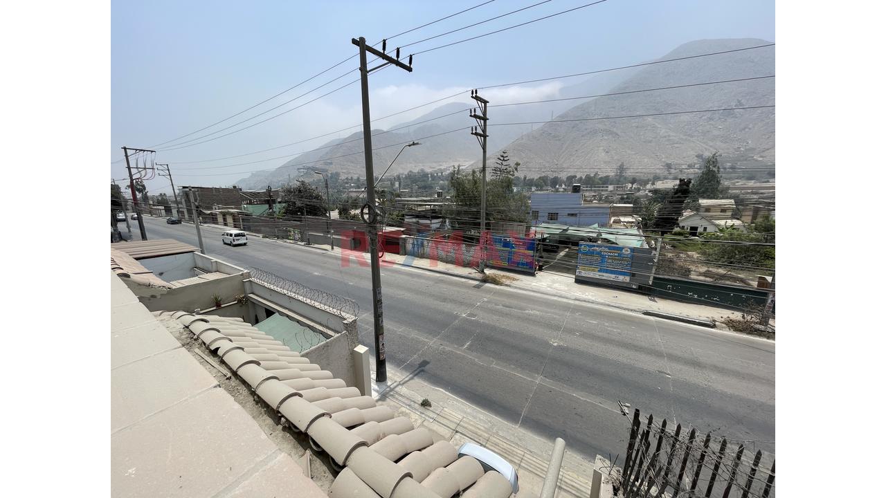 Se Vende Casa De Tres Pisos En Chaclacayo En Zonificación De Comercio Vecinal - 20