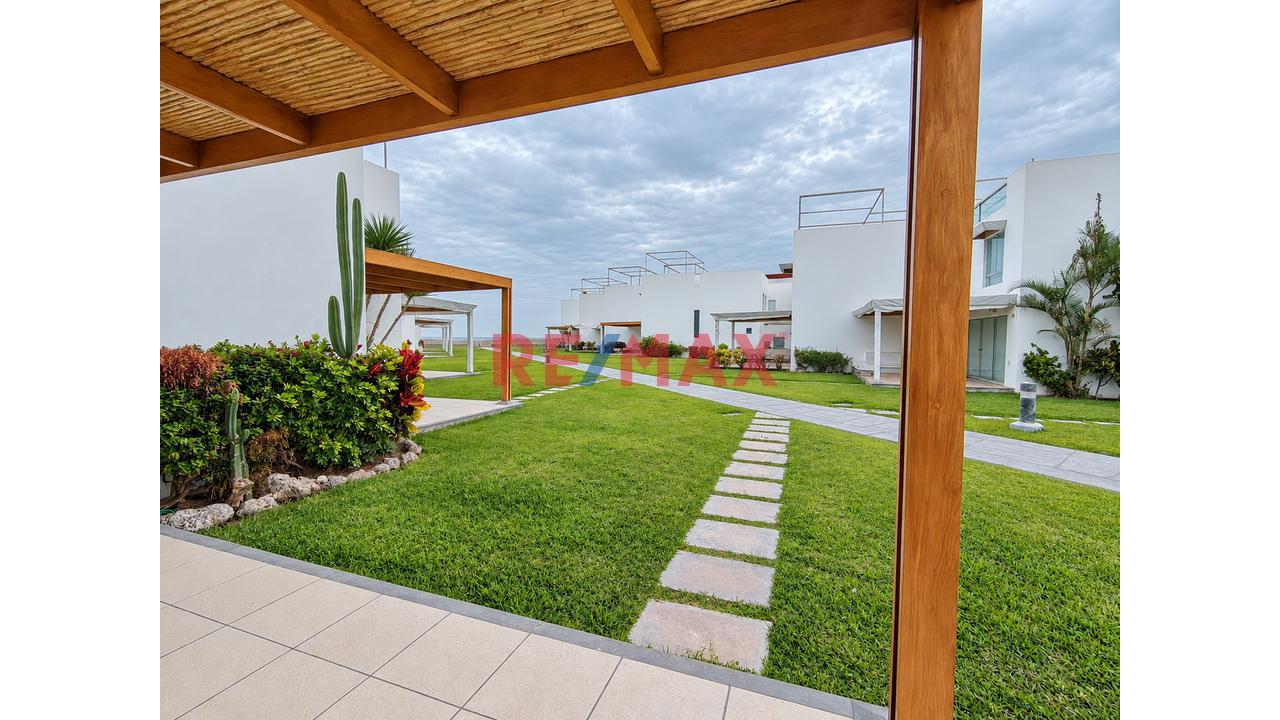 Venta Casa De Playa En Asia Bonita, Asia – 123 M² De Terreno, Jardín, Terraza Y 2 Estacionamientos