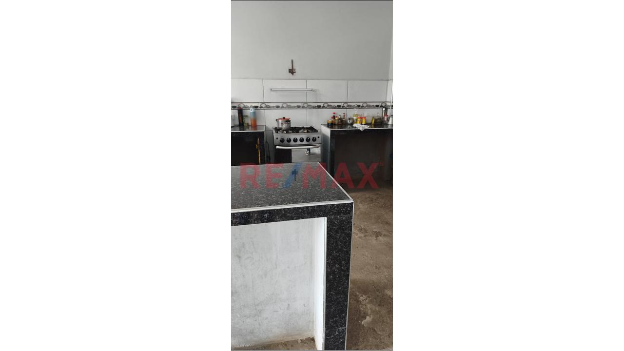Venta De Casa Como Terreno - 4