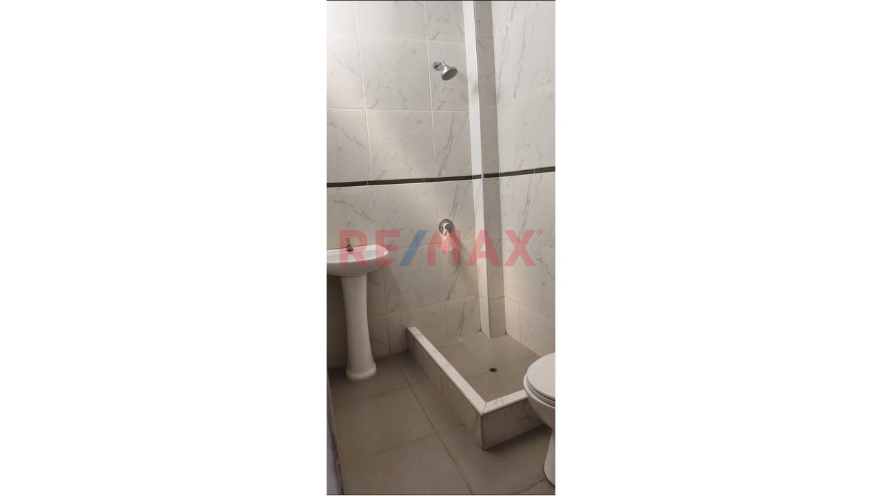 Venta De Casa Como Terreno - 2