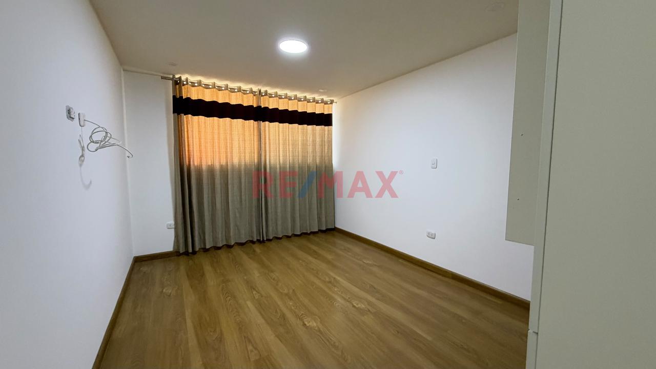 En Venta🏡 ¡Moderno, Amplio Y Con Espacios Que Enamoran En Cerro Colorado! - 18