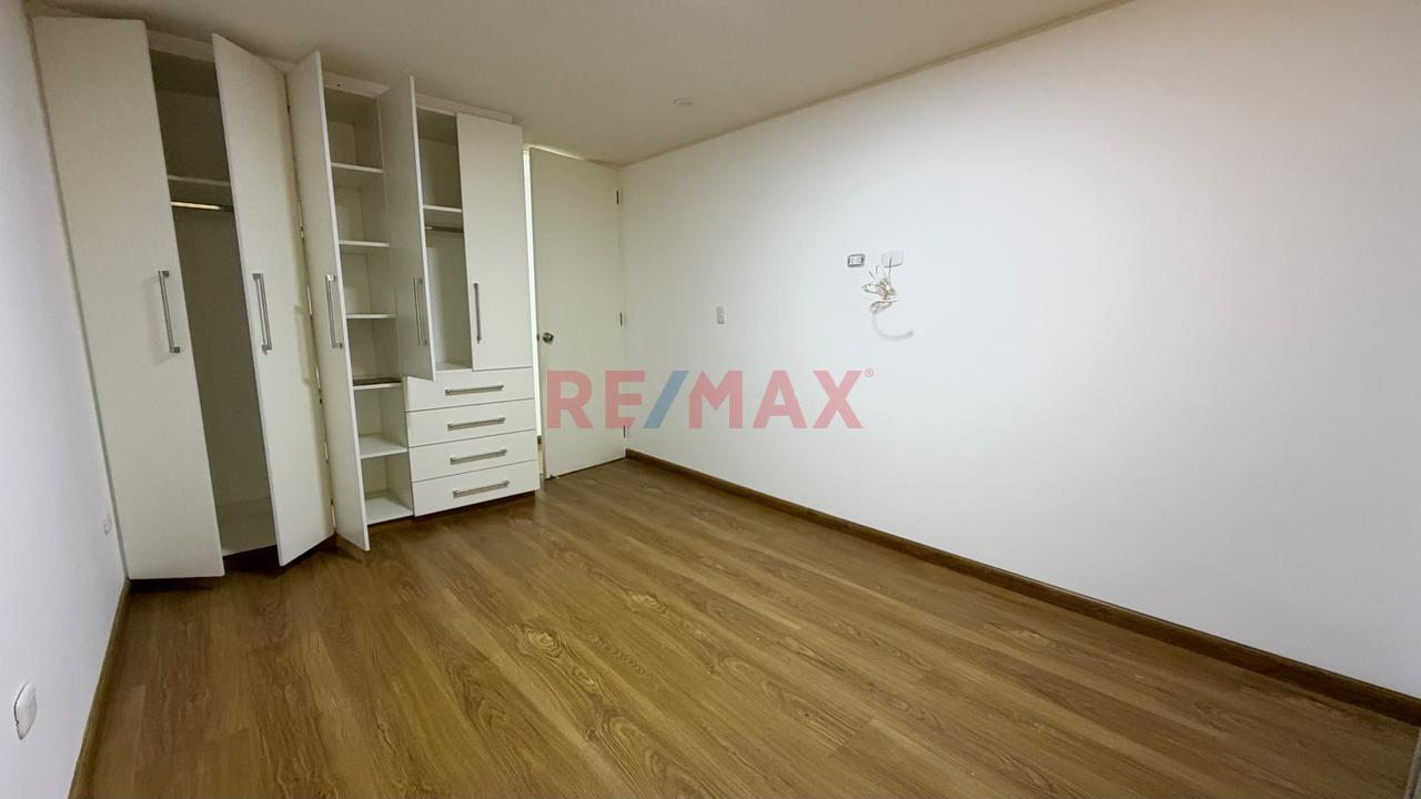 En Venta🏡 ¡Moderno, Amplio Y Con Espacios Que Enamoran En Cerro Colorado! — foto 2