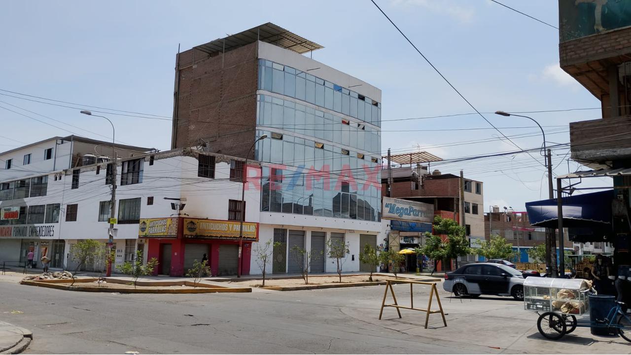Alquilo Edificio Comercial 6 Pisos Frente Al Centro Comercial Honduras-El Parral Comas!!! - 2