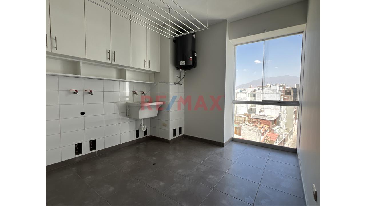 Exclusivo Departamento De 214.54 M² En Alquiler En Challapampa | Vista A Los Volcanes | 2 Estacionamientos - 16