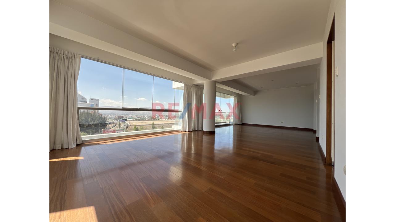 Exclusivo Departamento De 214.54 M² En Alquiler En Challapampa | Vista A Los Volcanes | 2 Estacionamientos — foto 4