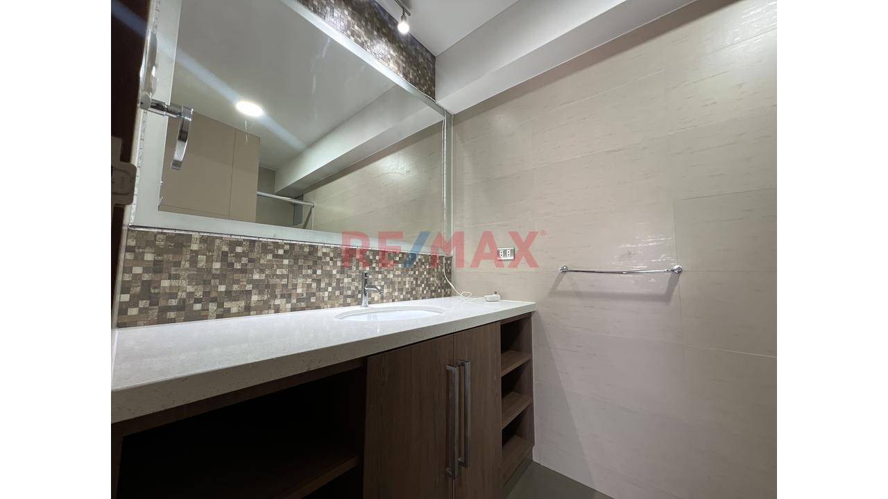 Exclusivo Departamento De 214.54 M² En Alquiler En Challapampa | Vista A Los Volcanes | 2 Estacionamientos — foto 14
