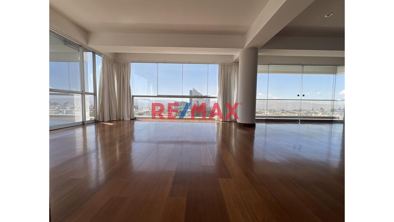 Exclusivo Departamento De 214.54 M² En Alquiler En Challapampa | Vista A Los Volcanes | 2 Estacionamientos — foto 1