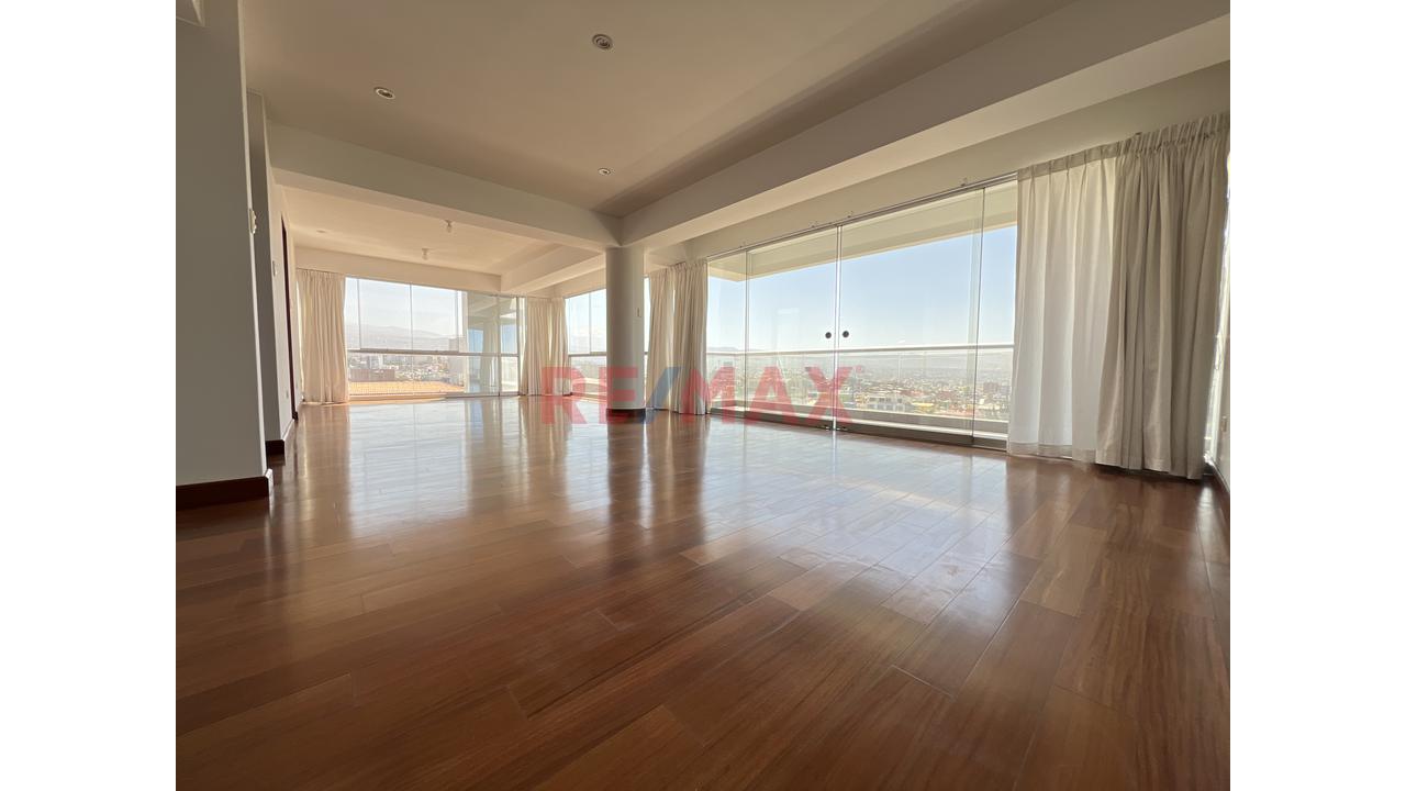 Exclusivo Departamento De 214.54 M² En Alquiler En Challapampa | Vista A Los Volcanes | 2 Estacionamientos — foto 3