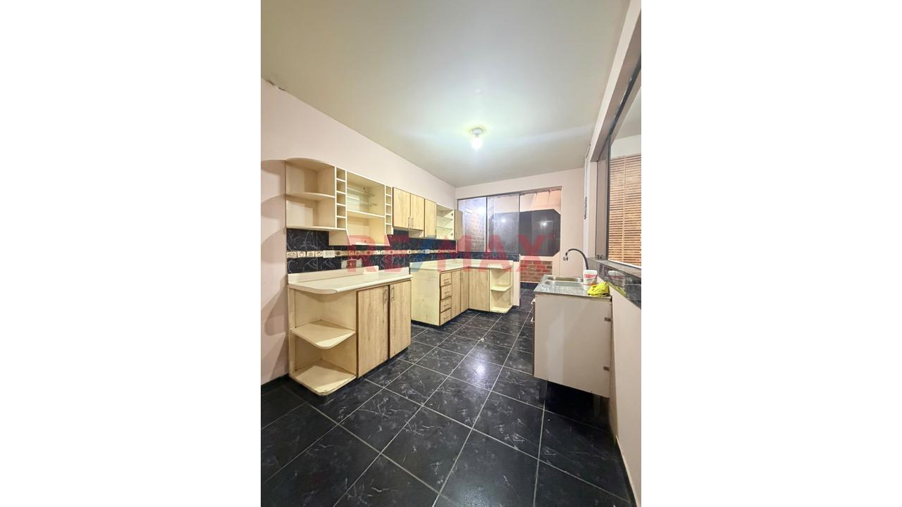 Amplio Inmueble De 180 M² Ideal Para Uso Comercial — foto 8